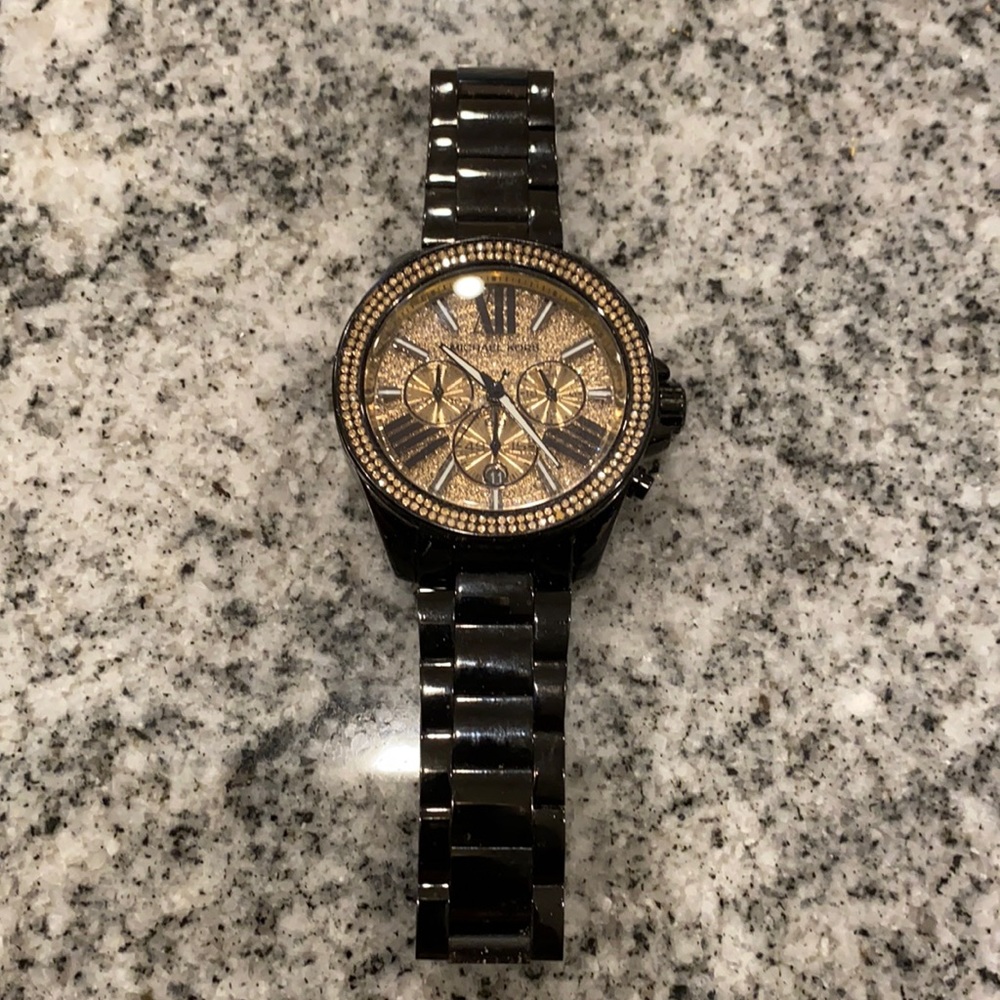 Michael Kors Watch: WOMEN BLACK & GOLD CHRONOGRAPH